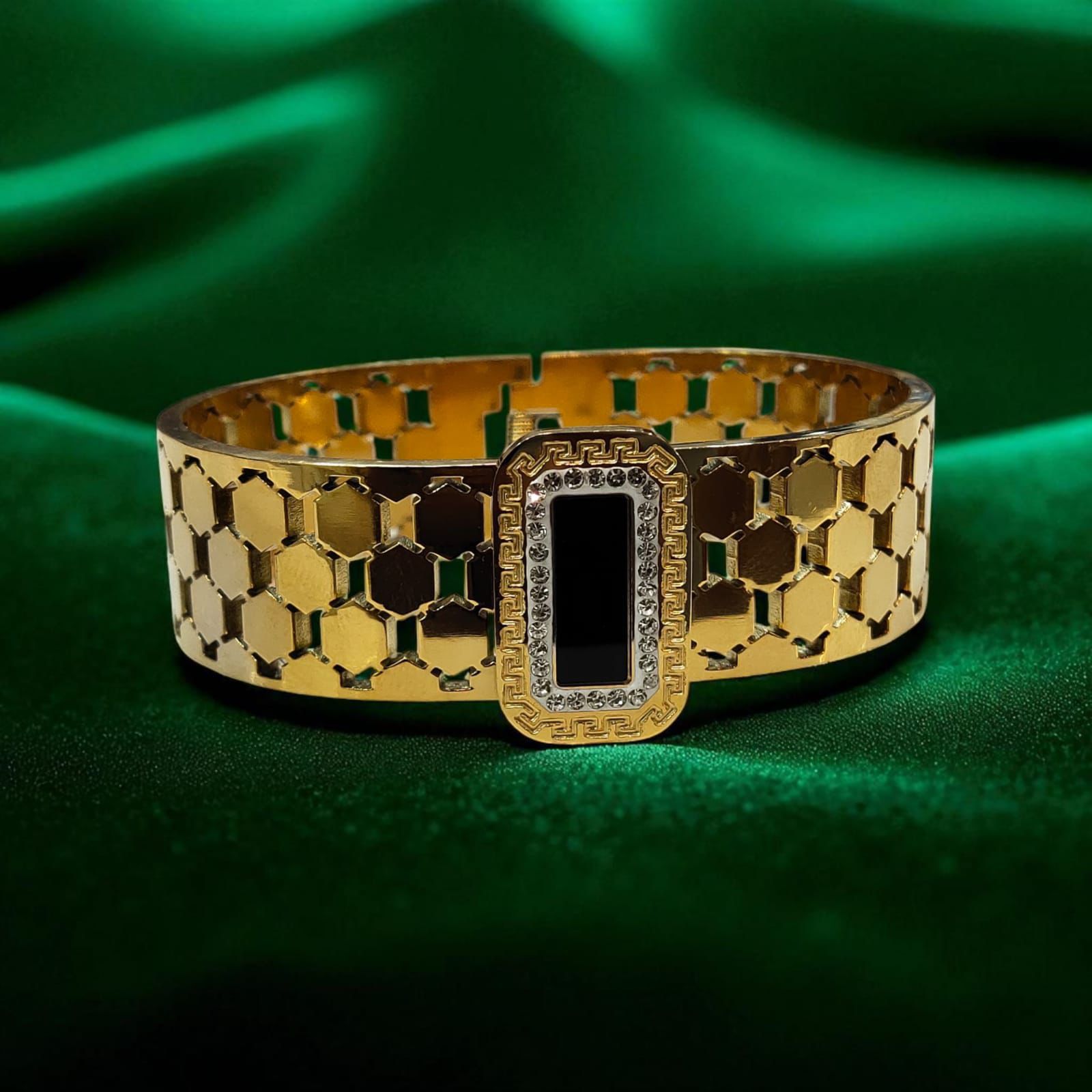 Bulky Bracelet -branded bracelets Pakistan