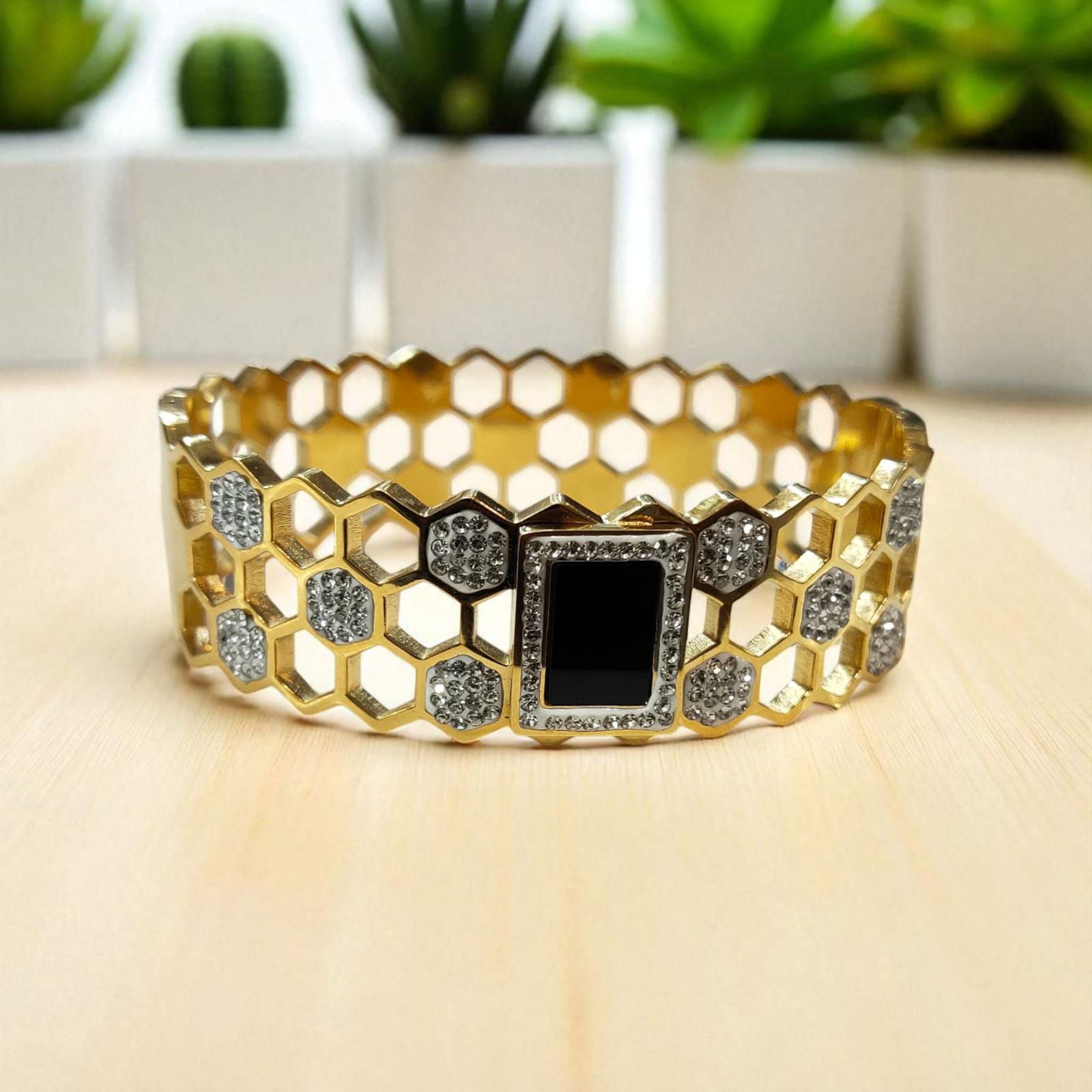 Bulky Bracelet -branded bracelets Pakistan