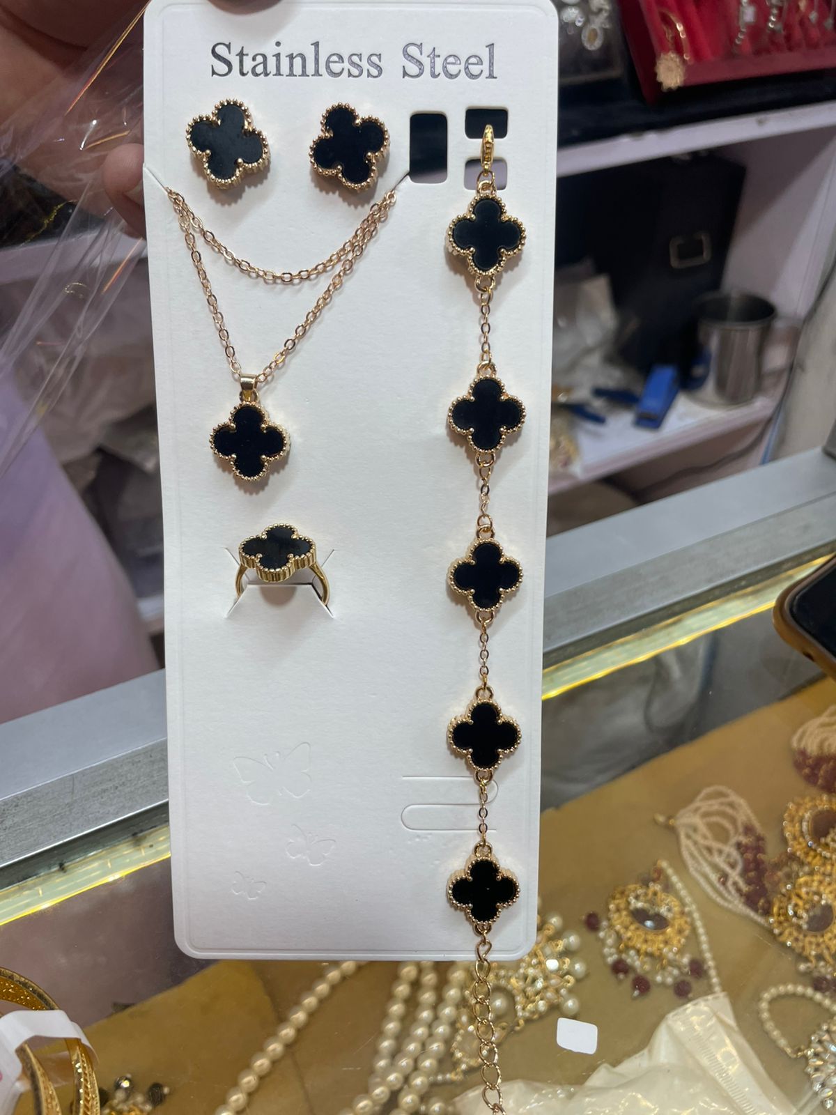 Clover Set -stylish jewellery set Pakistan